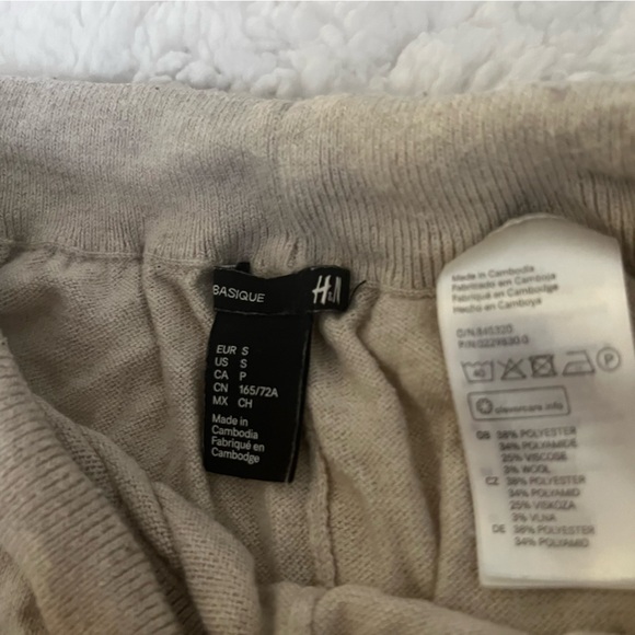 H&M Joggers - Picture 2 of 2